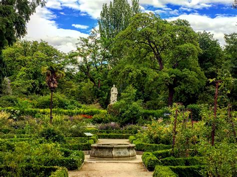 Real Jardín Botánico de Madrid - Kukoistava kasvitieteellinen paratiisi meren ja vuorien keskellä!